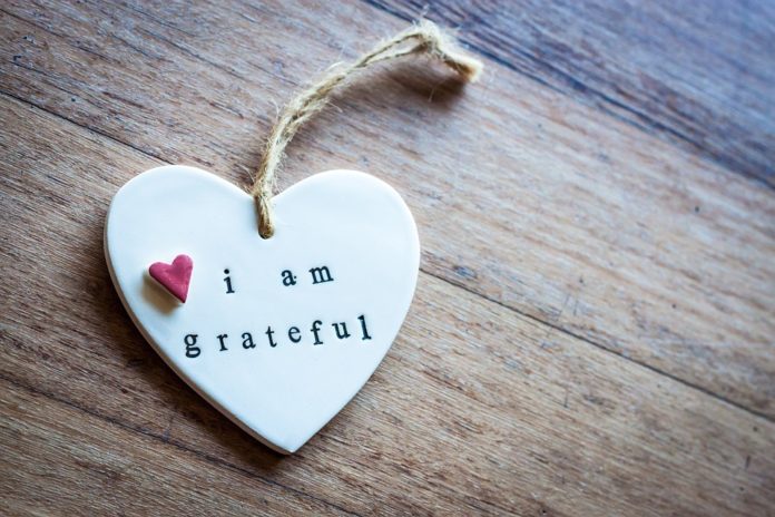 I am grateful heart on wood